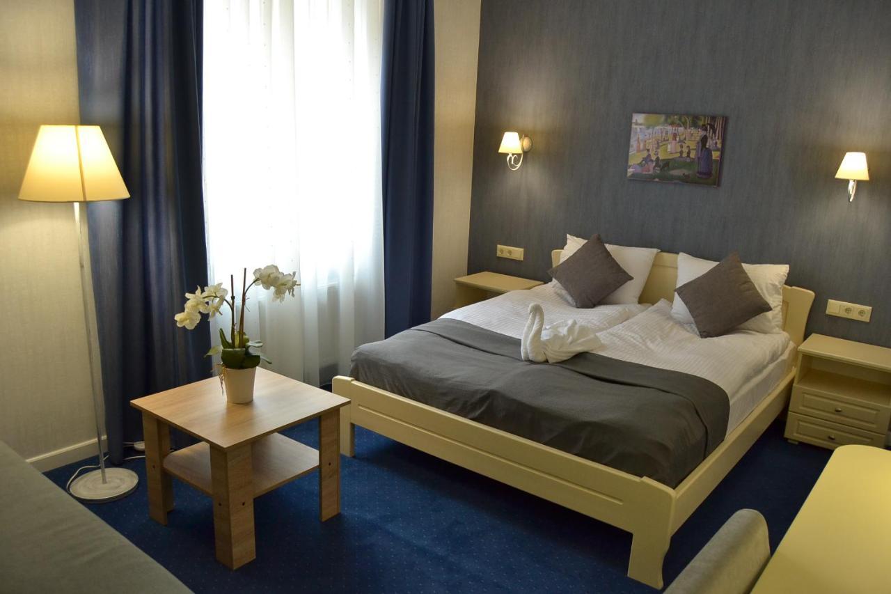 Hotel Ajur Odessa Extérieur photo