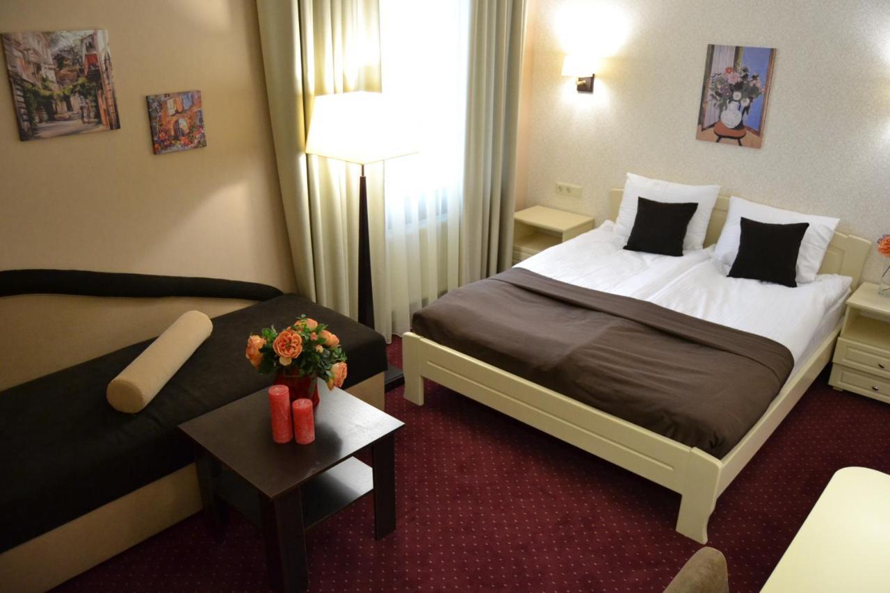 Hotel Ajur Odessa Extérieur photo