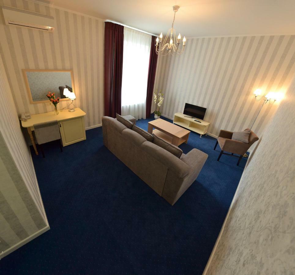 Hotel Ajur Odessa Extérieur photo