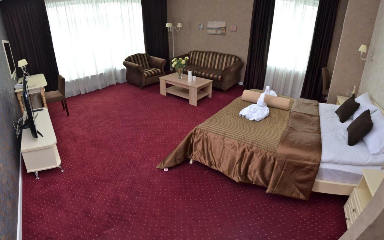 Hotel Ajur Odessa Extérieur photo