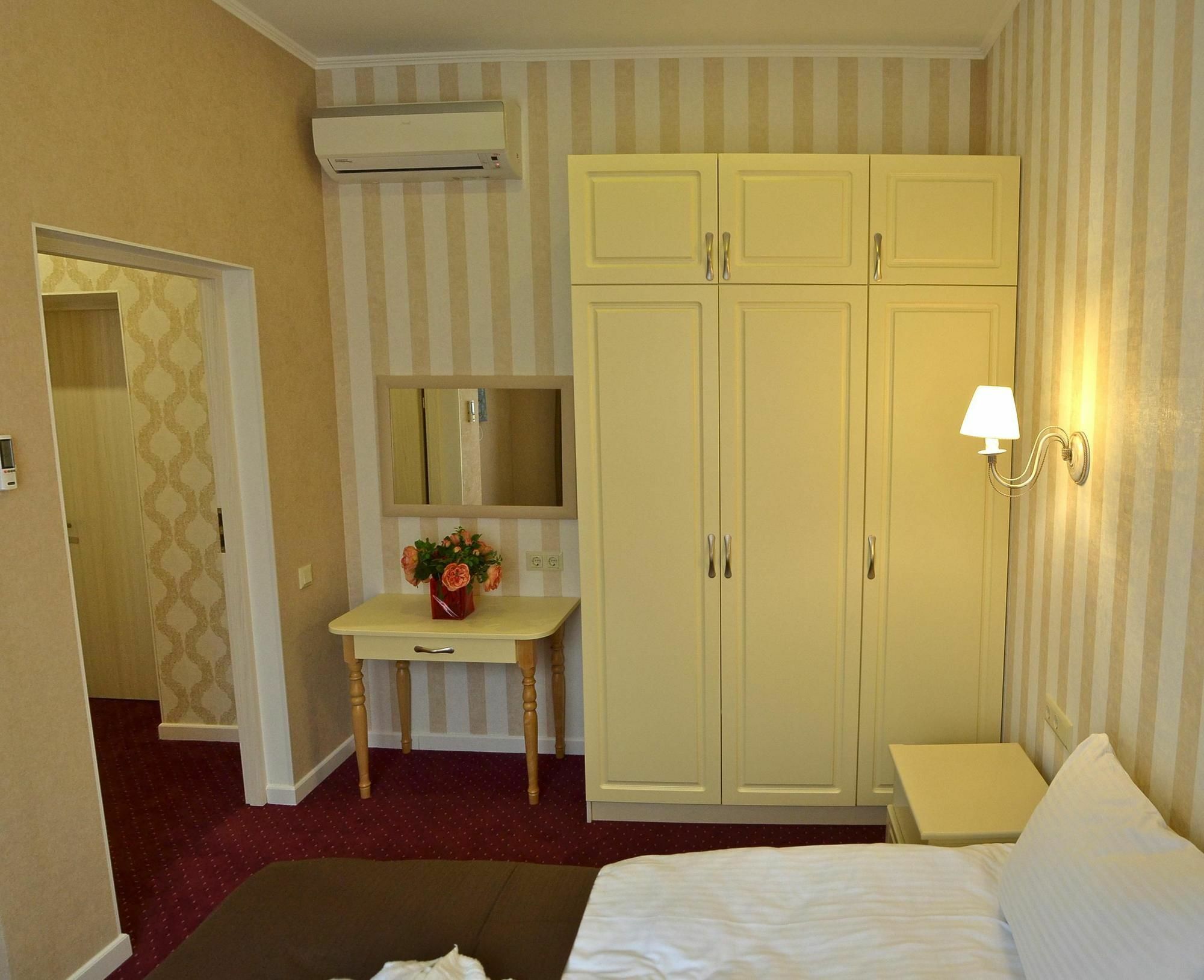Hotel Ajur Odessa Extérieur photo
