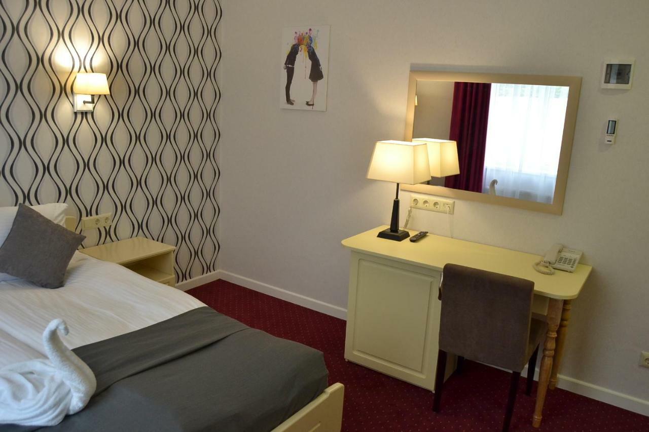 Hotel Ajur Odessa Extérieur photo
