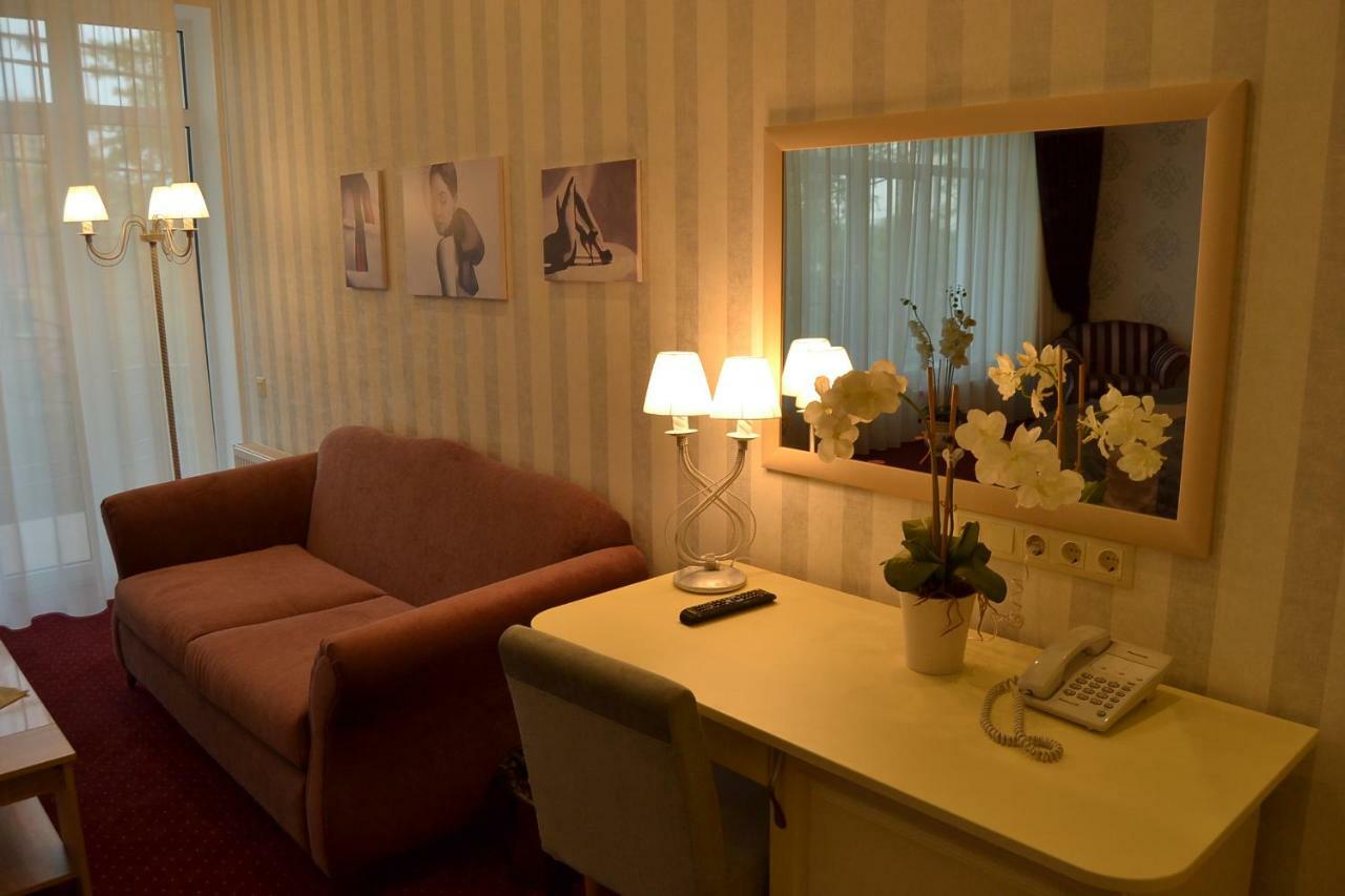 Hotel Ajur Odessa Extérieur photo