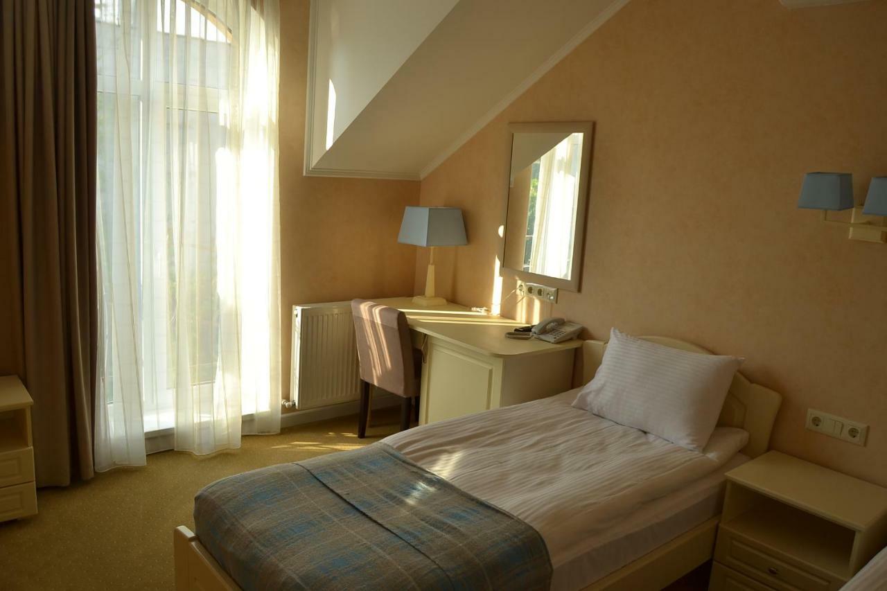 Hotel Ajur Odessa Extérieur photo