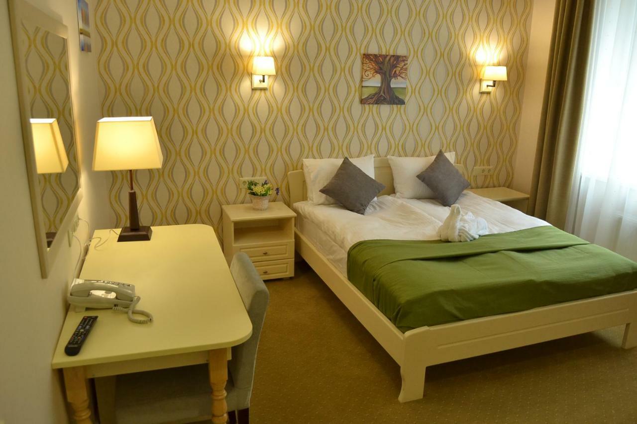 Hotel Ajur Odessa Extérieur photo