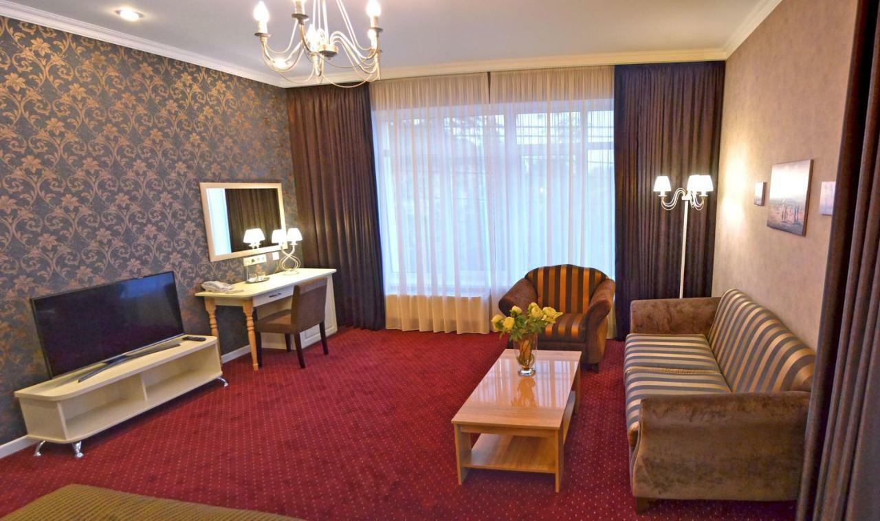Hotel Ajur Odessa Extérieur photo