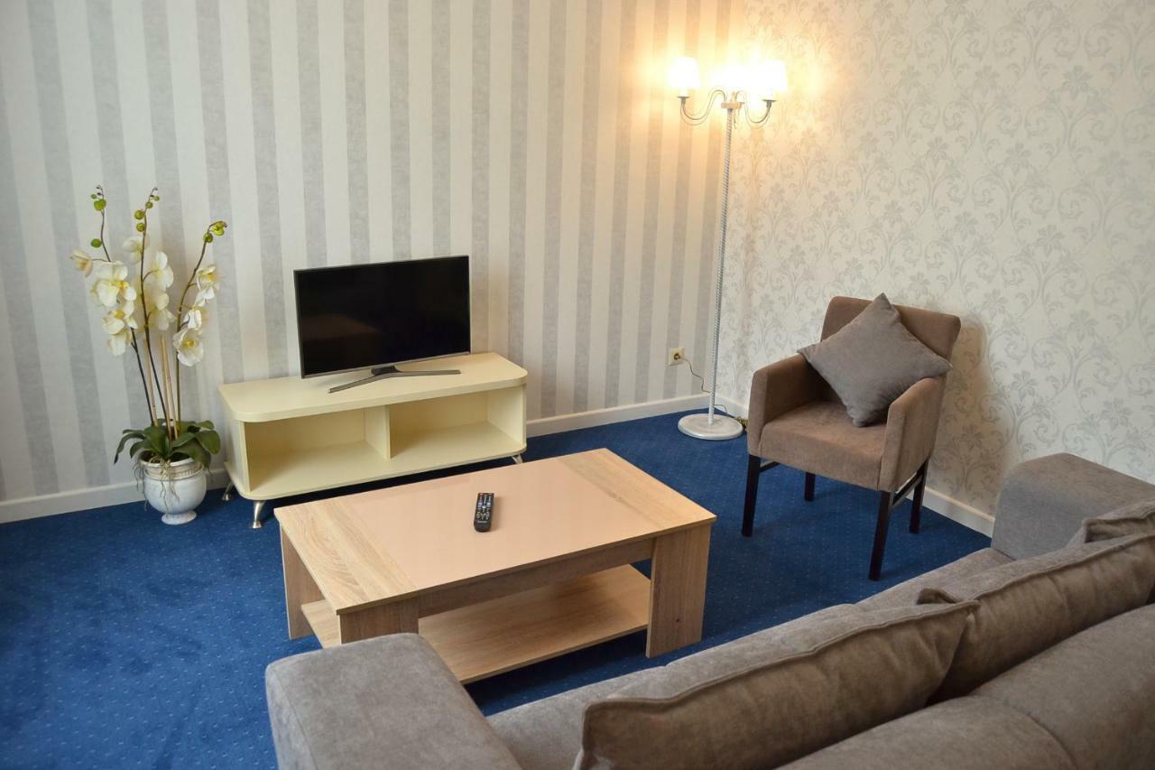 Hotel Ajur Odessa Extérieur photo