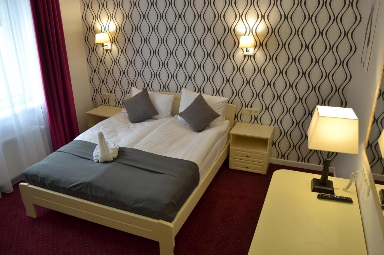 Hotel Ajur Odessa Extérieur photo